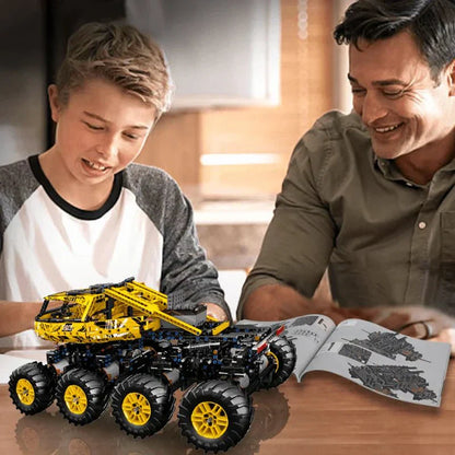 8-Wheel Drive Off-Roader | 1961pcs