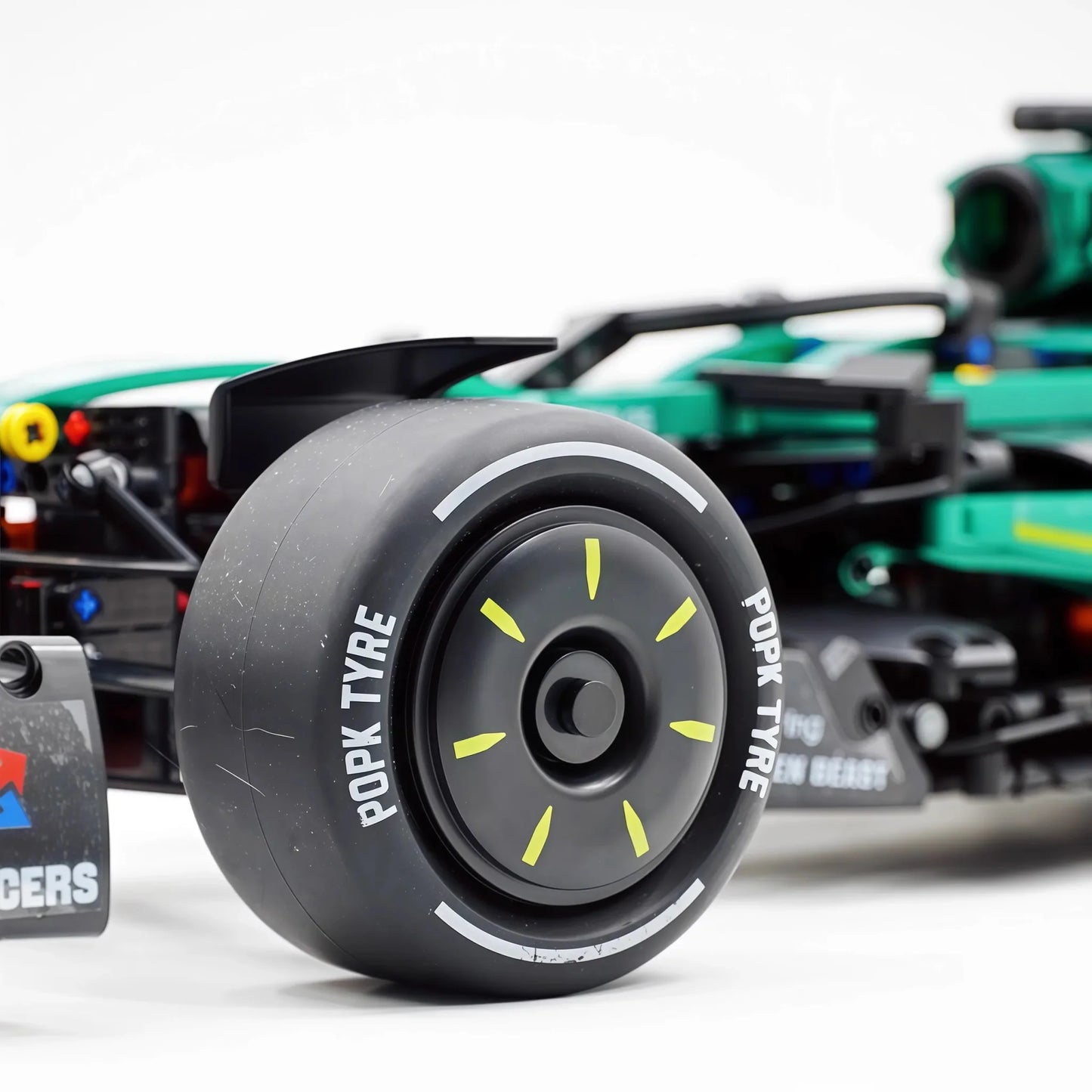 AMR 25 Formula 1 Car | 1912pcs