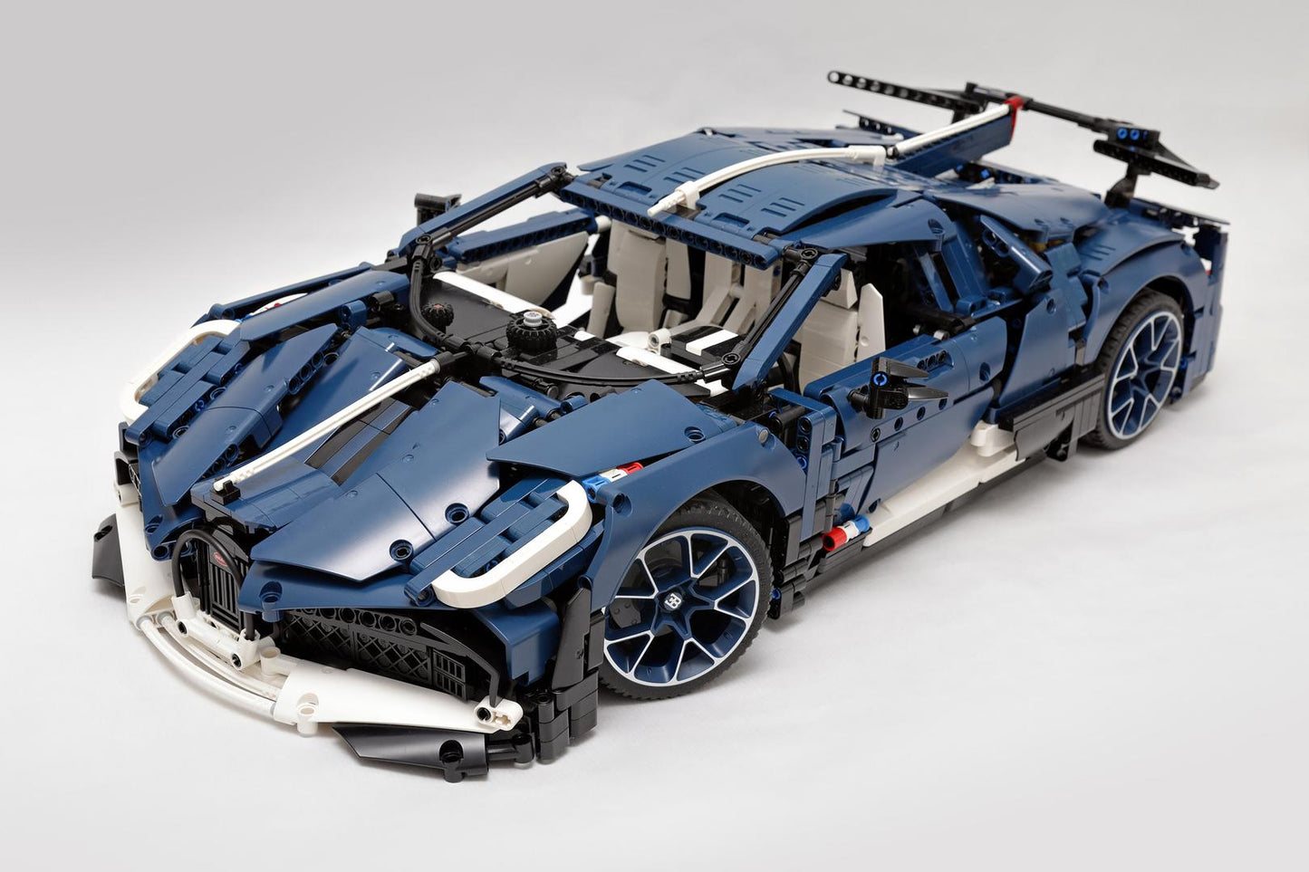 Aerodynamic W16 Chiron Hyper Beast | 3858pcs