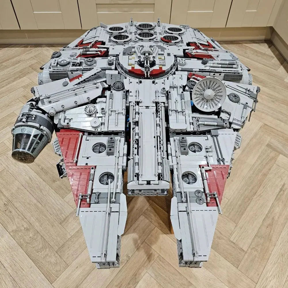 Galaxy Freighter Ultimate with Lighting | 11230pcs