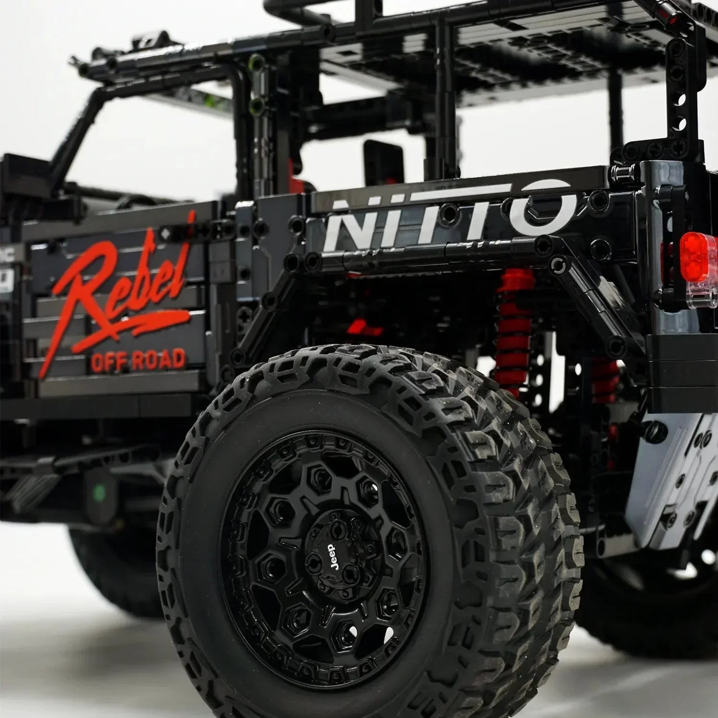 Hybrid Off-Road SUV – Trail Edition | 2545pcs