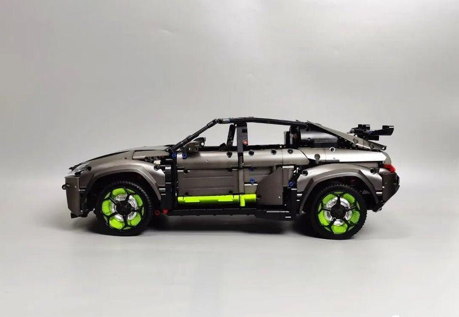 Twin-Turbo Italian SUV | 3251pcs