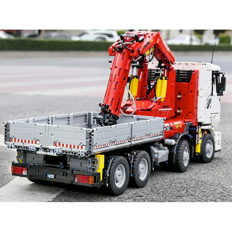 RC Heavy-Duty Crane Truck | 8238pcs